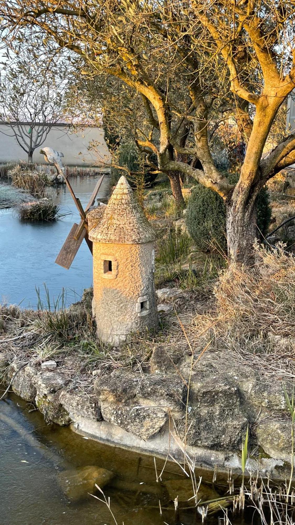 Studio Les Petits Lutins Entraigues-sur-la-Sorgue Luaran gambar